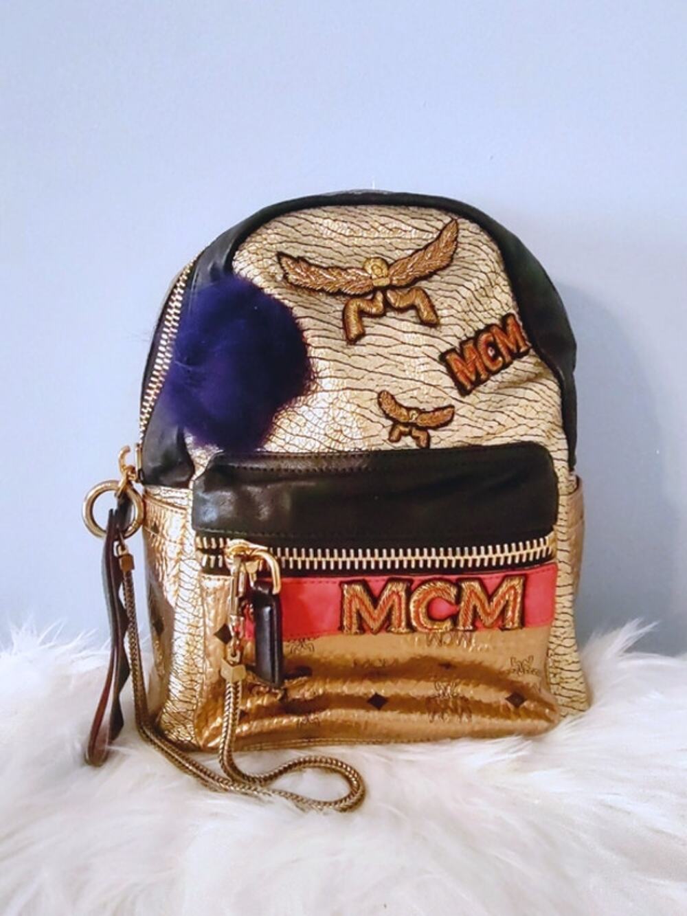 MCM RARE gold metallic Visetos Stark backpack Victory Patch eagle appliqué w/COA